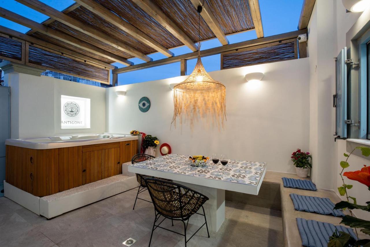Antigone Traditional House *